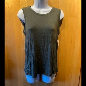 Brand New w Tag! Wmns sz Sm. Halogen brand top.